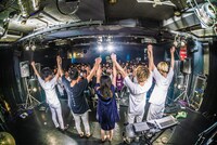 「カミツキ presents『噛みついて神ついて』」東京・TSUTAYA O-Crest公演の様子。（Photo by Shin Ishihara）