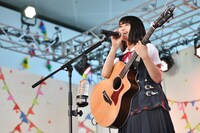 原田珠々華ソロデビューの場となった「TOKYO IDOL FESTIVAL 2018」初日FUJI YOKO STAGEでのパフォーマンスの様子。