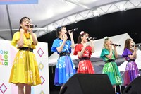 チームしゃちほこ。左端が伊藤千由李。