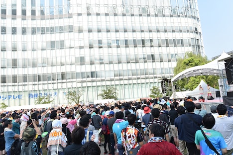 バニラビーンズによるSMILE GARDENラストパフォーマンスの様子。