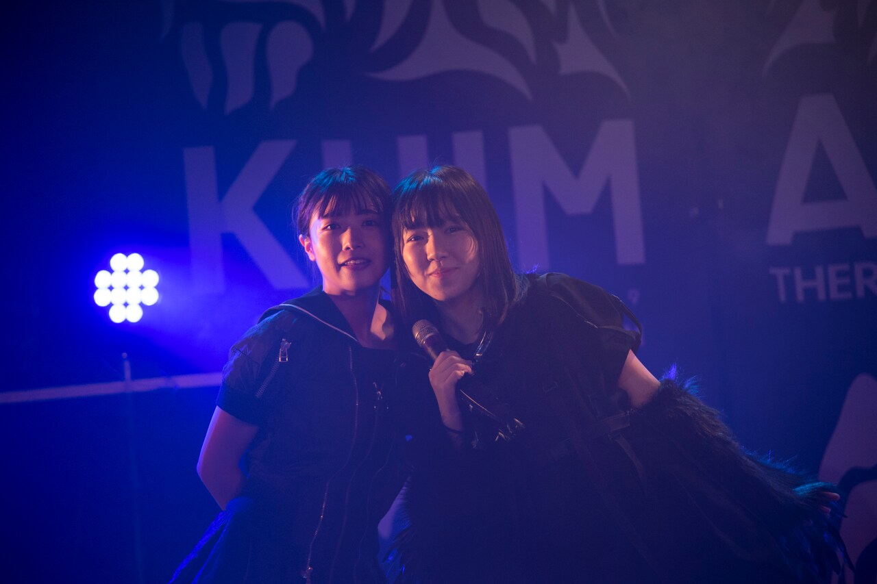 左からカイ、朝倉みずほ。（写真提供：AqbiRec）