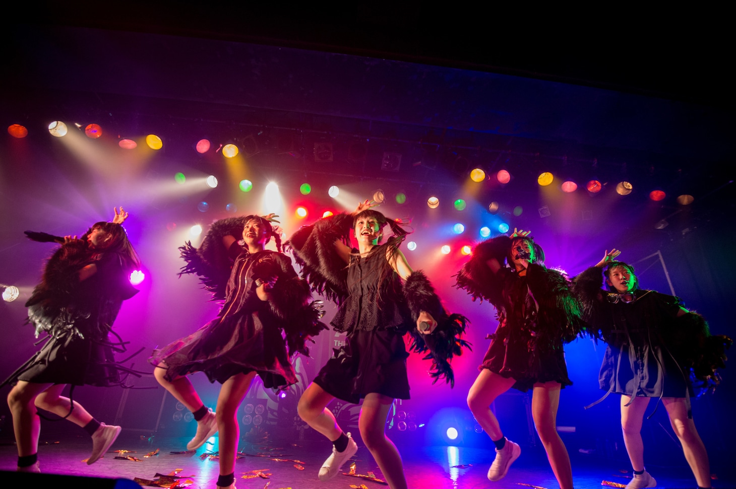 THERE THERE THERES「KHIMAIRA」の様子。（写真提供：AqbiRec）