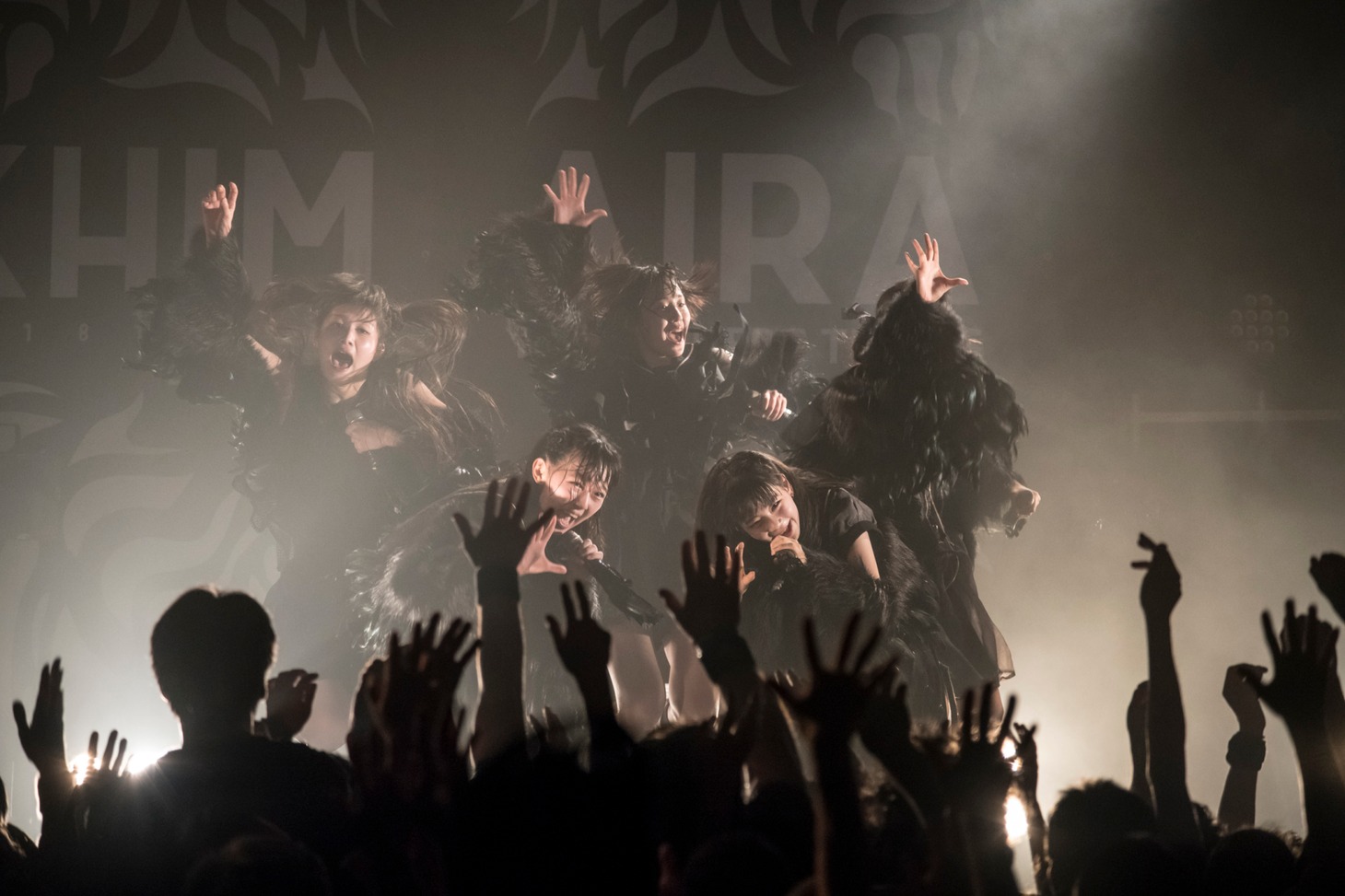 THERE THERE THERES「KHIMAIRA」の様子。（写真提供：AqbiRec）