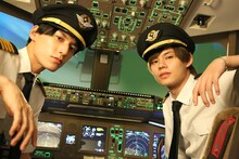 ユースケ機長とカイ副操縦士。