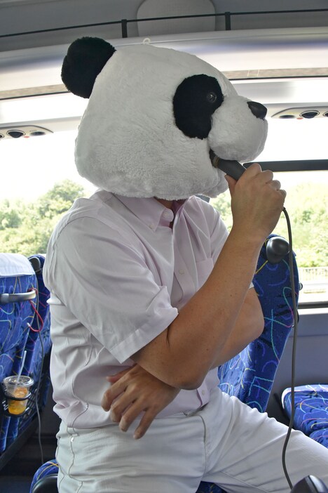 X JAPANの「WEEK END」に乗せてパンダあるあるを歌うRG。