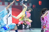 ユーキとユースケの“合体側転”。