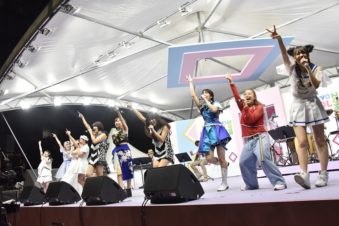 「IDOL SUMMER JAMBOREE ACOUSTIC」の様子。