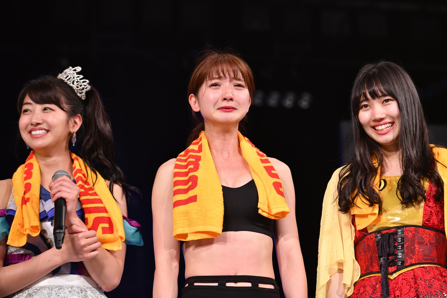 我妻桃実に負けた現実が受け止められない森咲樹（中央）。