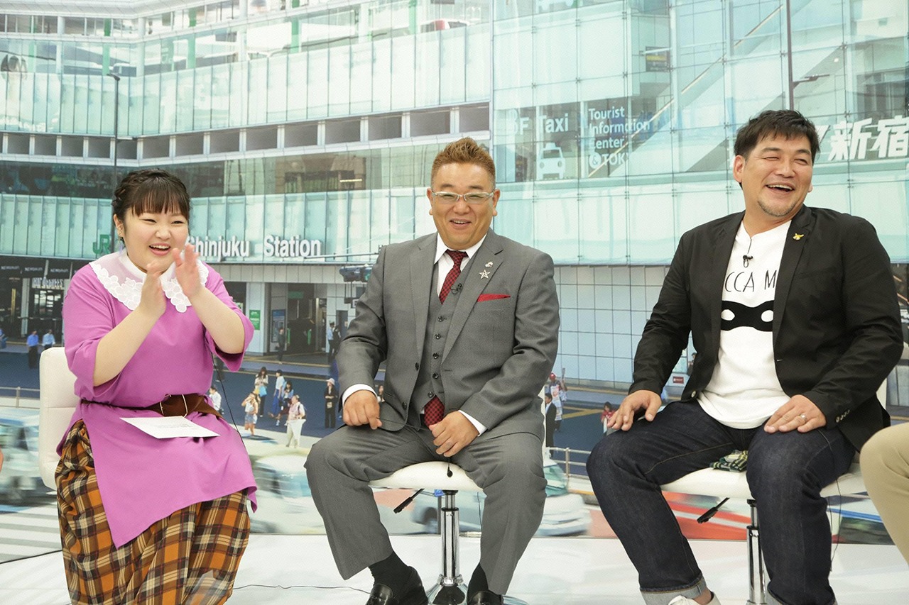 左から柳原可奈子、サンドウィッチマン。 (c)フジテレビ