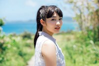 柏木ひなた（私立恵比寿中学）の2ndソロ写真集「Dear.」より。