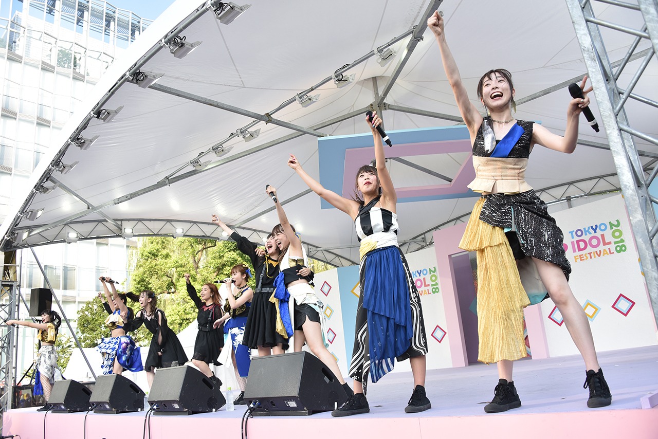 フィロソフィーのダンスと大阪☆春夏秋冬の合同ユニット・大阪のダンス。