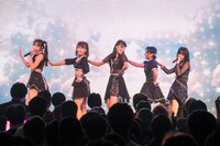 DEAR KISS「DEAREST DREAM NEXT DIMENSION」の様子。（写真提供：FIFTY-FIFTY inc.）