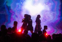 DEAR KISS「DEAREST DREAM NEXT DIMENSION」の様子。（写真提供：FIFTY-FIFTY inc.）