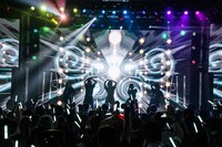 DEAR KISS「DEAREST DREAM NEXT DIMENSION」の様子。（写真提供：FIFTY-FIFTY inc.）