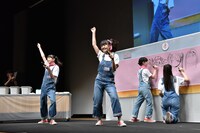 さくら学院「アートの授業 3」1時限目の様子。