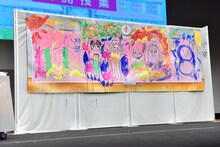 さくら学院「アートの授業 3」1時限目のライブペイントで完成した作品。