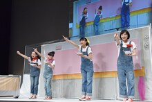 さくら学院「アートの授業 3」3時限目の様子。