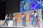 芸術は爆発だ！さくら学院、描いて踊って魅せたアートの授業