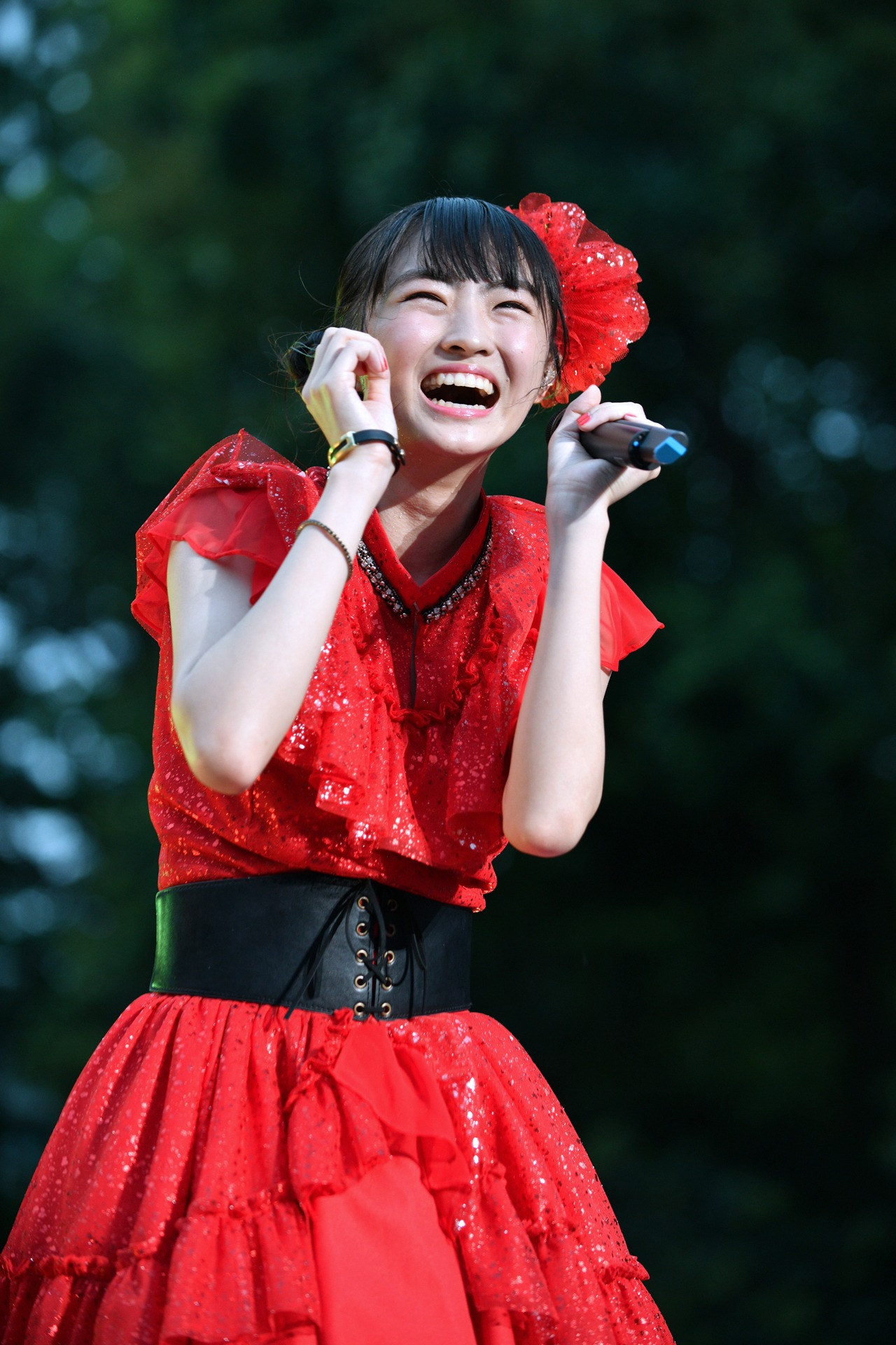春名真依