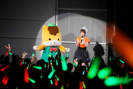 ぐんまちゃんと内田彩。