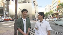 森山直太朗（左）と豊原慎二アナウンサー（右）。