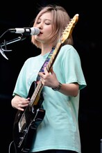 佐藤千亜妃（きのこ帝国）