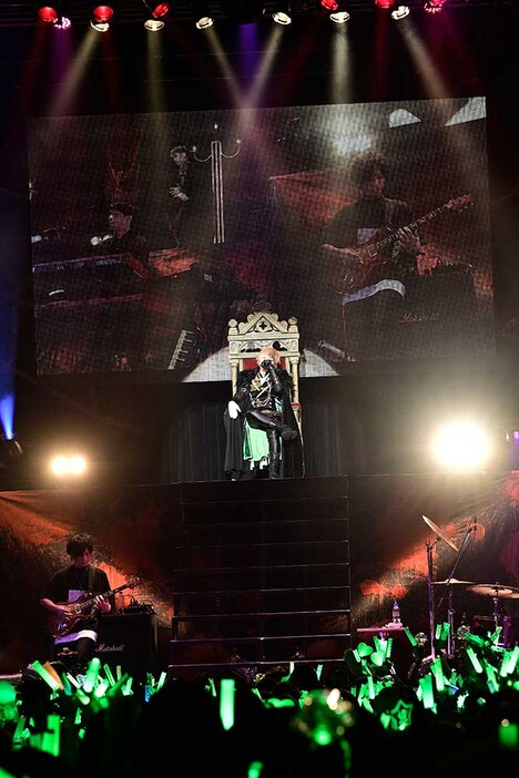 うらたぬき「Uratanuki Birthday Live～Greedy World～」の様子。（撮影：小松陽祐［ODD JOB］）