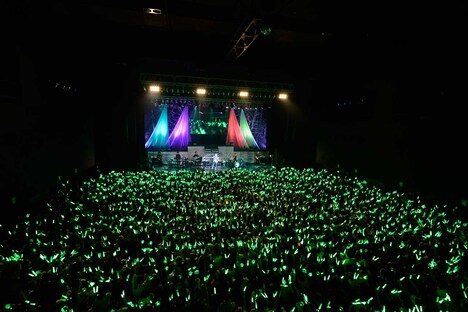 うらたぬき「Uratanuki Birthday Live～Greedy World～」の様子。（撮影：小松陽祐［ODD JOB］）