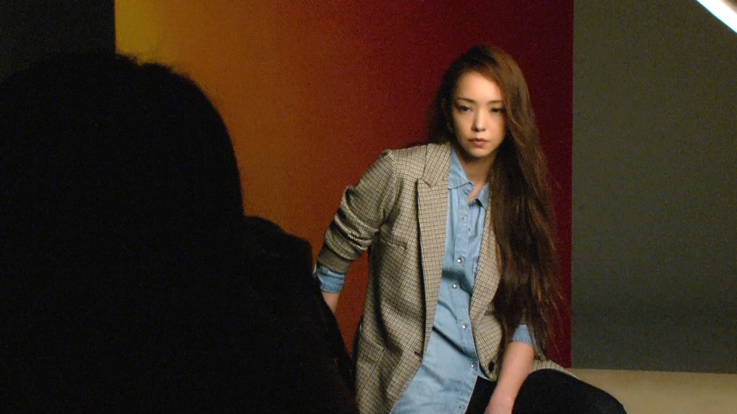 「Namie Amuro × H&M」メイキング映像のワンシーン。