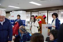 「ふたつの昨日と僕の未来」場面写真。中央が鶴見萌（虹のコンキスタドール）演じる土屋環奈。  (c) 2018  映画「ふたつの昨日と僕の未来」製作委員会