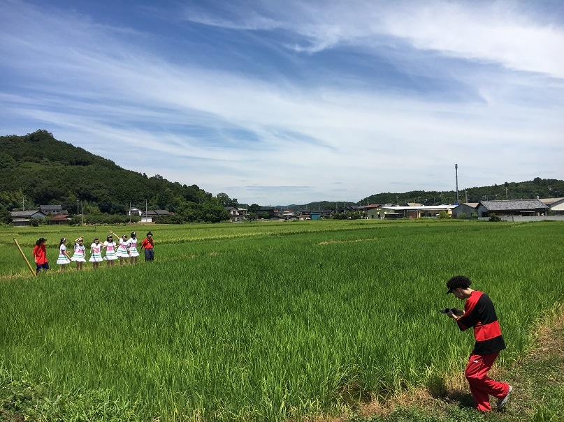 「熟女になっても feat. SUSHIBOYS」ミュージックビデオ撮影の様子。