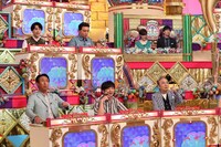 西郷輝彦率いる「男性チーム」の面々。(c)フジテレビ