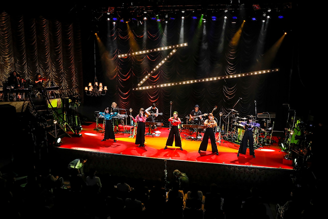 ももいろクローバーZ「MTV Unplugged: Momoiro Clover Z」の様子。（Photo by HAJIME KAMIIISAKA）