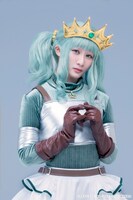 潮紗理菜が演じる二葉さな。