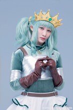 潮紗理菜が演じる二葉さな。