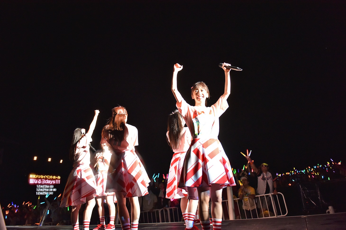 「クリスマス大学芸会」の開催発表に大喜びのエビ中。