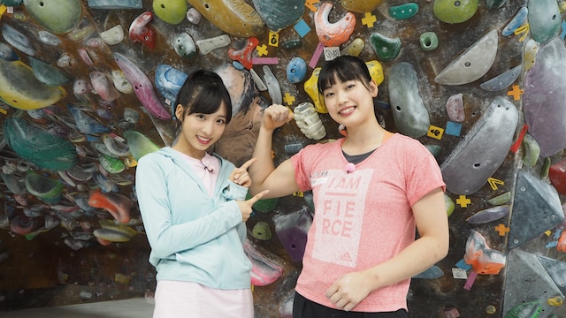 小栗有以と大場美和。(c)AKS