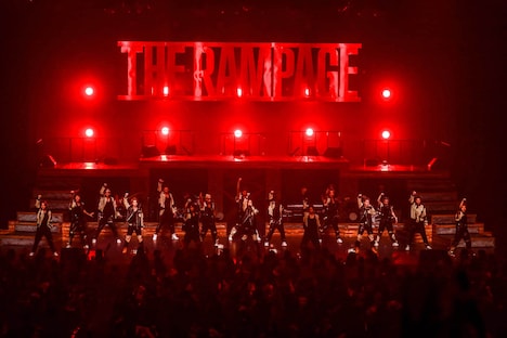 THE RAMPAGE from EXILE TRIBE「THE RAMPAGE LIVE TOUR 2017-2018 "GO ON THE RAMPAGE"」大阪・グランキューブ大阪公演の様子。(撮影:渡邉一生)