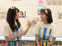 左から平瀬美里、内山あみ。（写真提供：キングレコード）