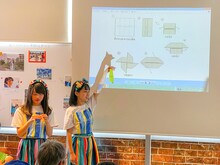 ロッカジャポニカ「最the高」写真展トークイベントの様子。（写真提供：キングレコード）