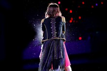 LiSA「LiVE is Smile Always～ASiA TOUR 2018～[eN]」台湾・新荘体育館公演の様子。（撮影：上飯坂一）