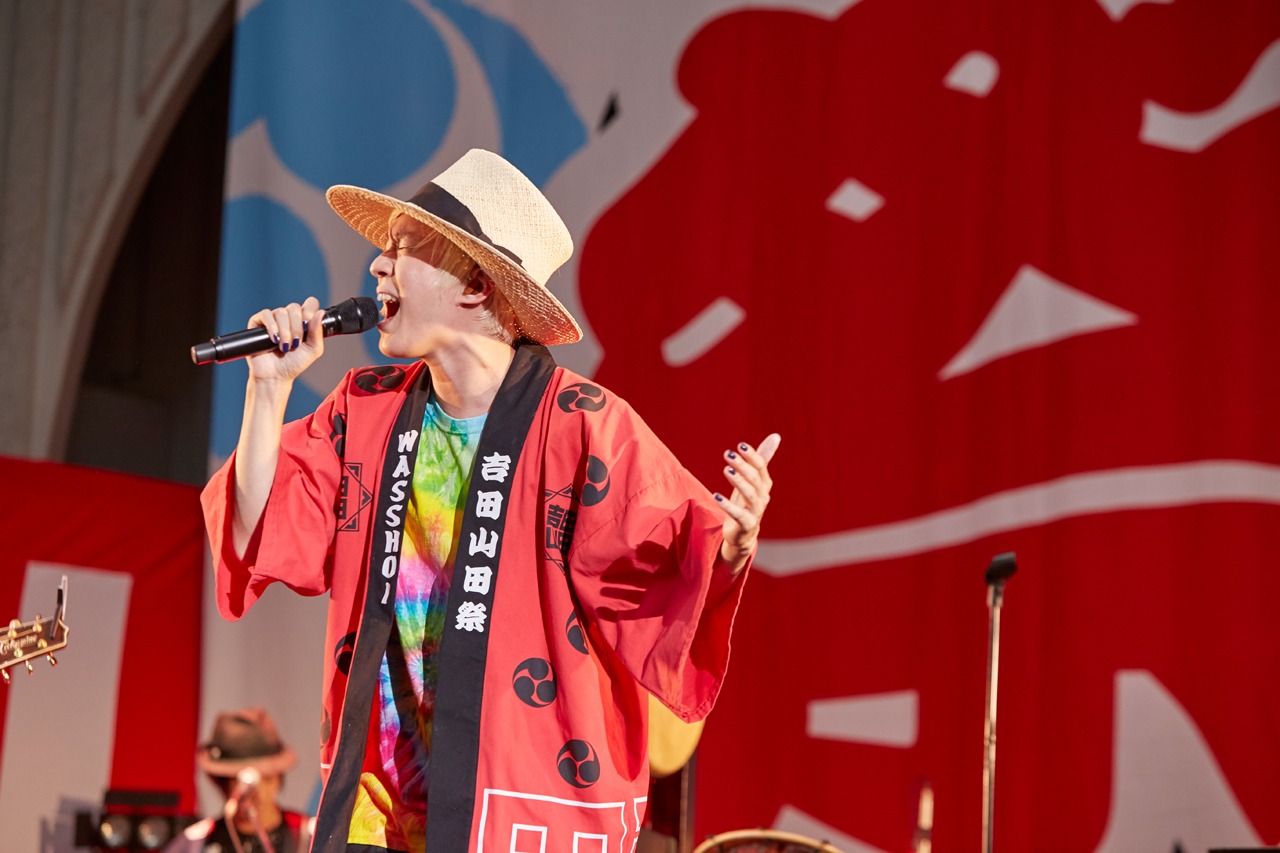 山田義孝（Vo）（撮影：岩崎真子）