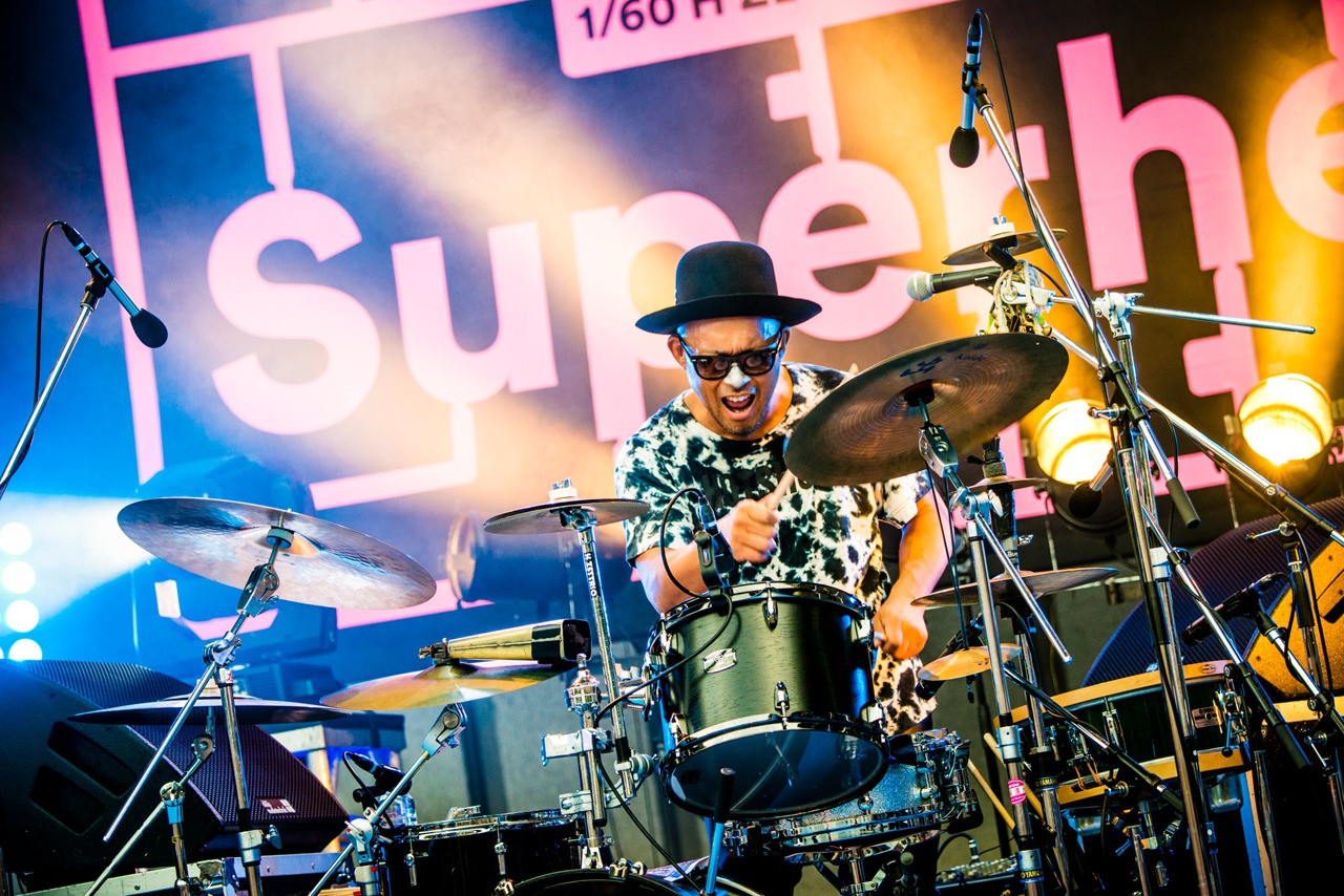H ZETT KOU（Dr）（Photo by Hiroki Nishioka）