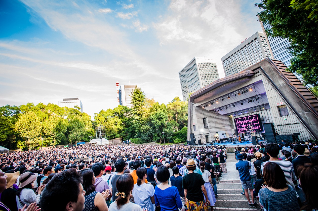 H ZETTRIO「Mysterious Superheroes Tour Final 2018 ～濃縮還元遊戯舞台～」の様子。（Photo by Hiroki Nishioka）