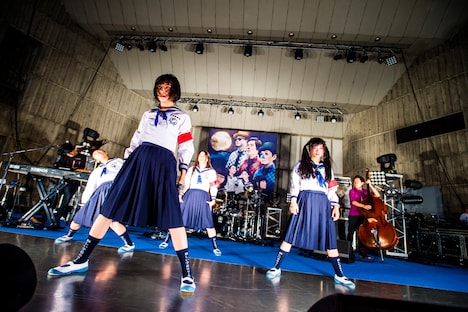 H ZETTRIOと新しい学校のリーダーズ。(Photo by Hiroki Nishioka)