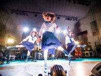 新しい学校のリーダーズ（Photo by Hiroki Nishioka）