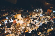 蓮沼執太フルフィル「フルフォニー」の様子。（撮影：後藤武浩）