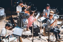 蓮沼執太フルフィル「フルフォニー」の様子。（撮影：後藤武浩）