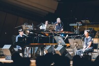 蓮沼執太フルフィル「フルフォニー」の様子。（撮影：後藤武浩）