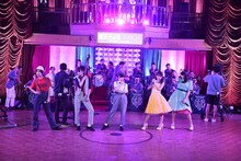 モーニング娘。'18とGentle Forest Jazz Bandによるコラボレーションの様子。（撮影：佐々木淳吏）